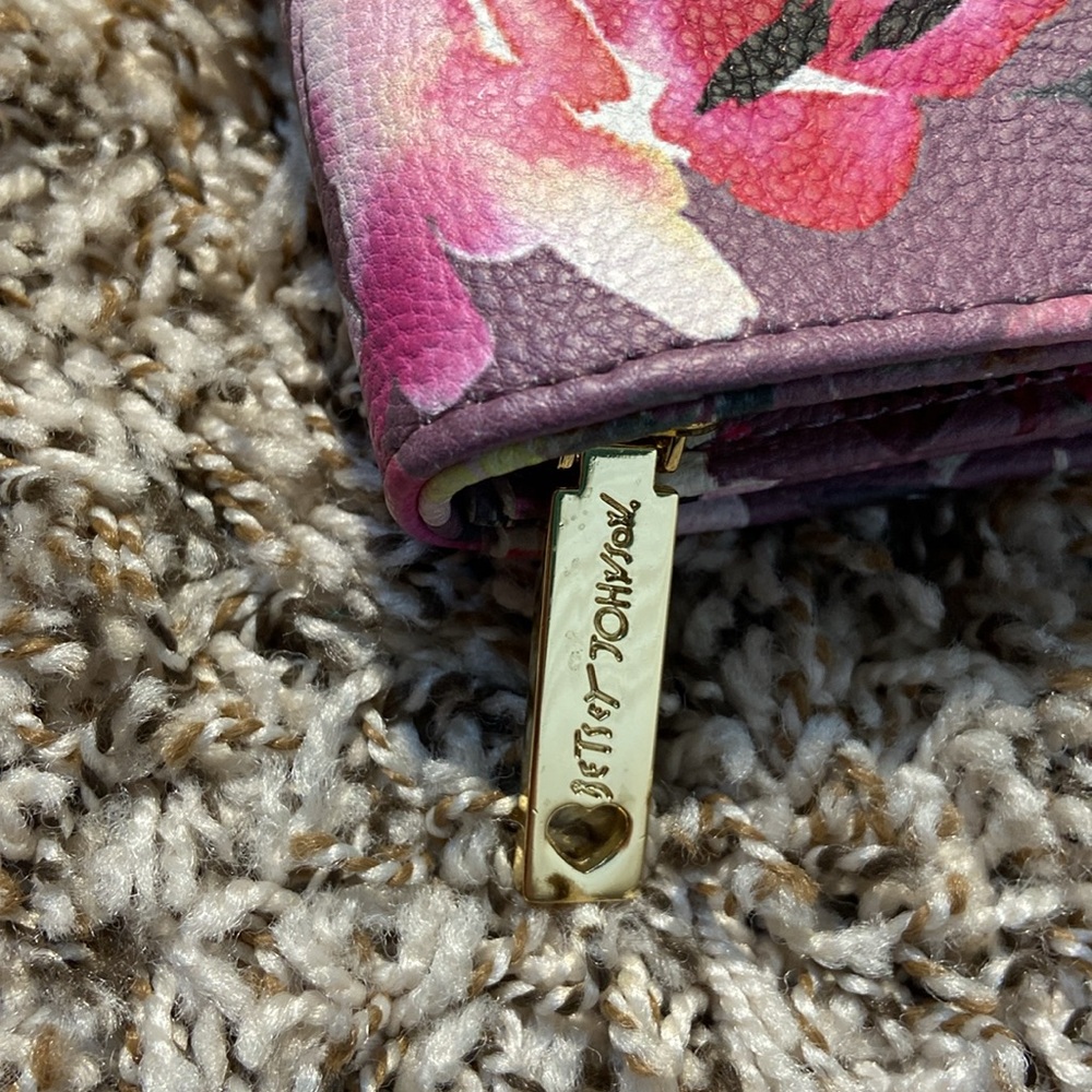 Betsy Johnson Dani Mauve Pink Floral Crossbody Bow Chain Strap Purse Wallet - Picture 9 of 15